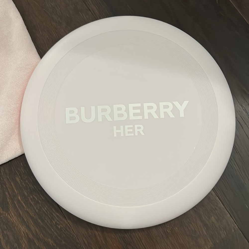 NEW ~ BURBERRY HER FRISBEE - Picture 5 of 8